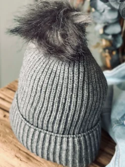 Hue med kvast - Grå