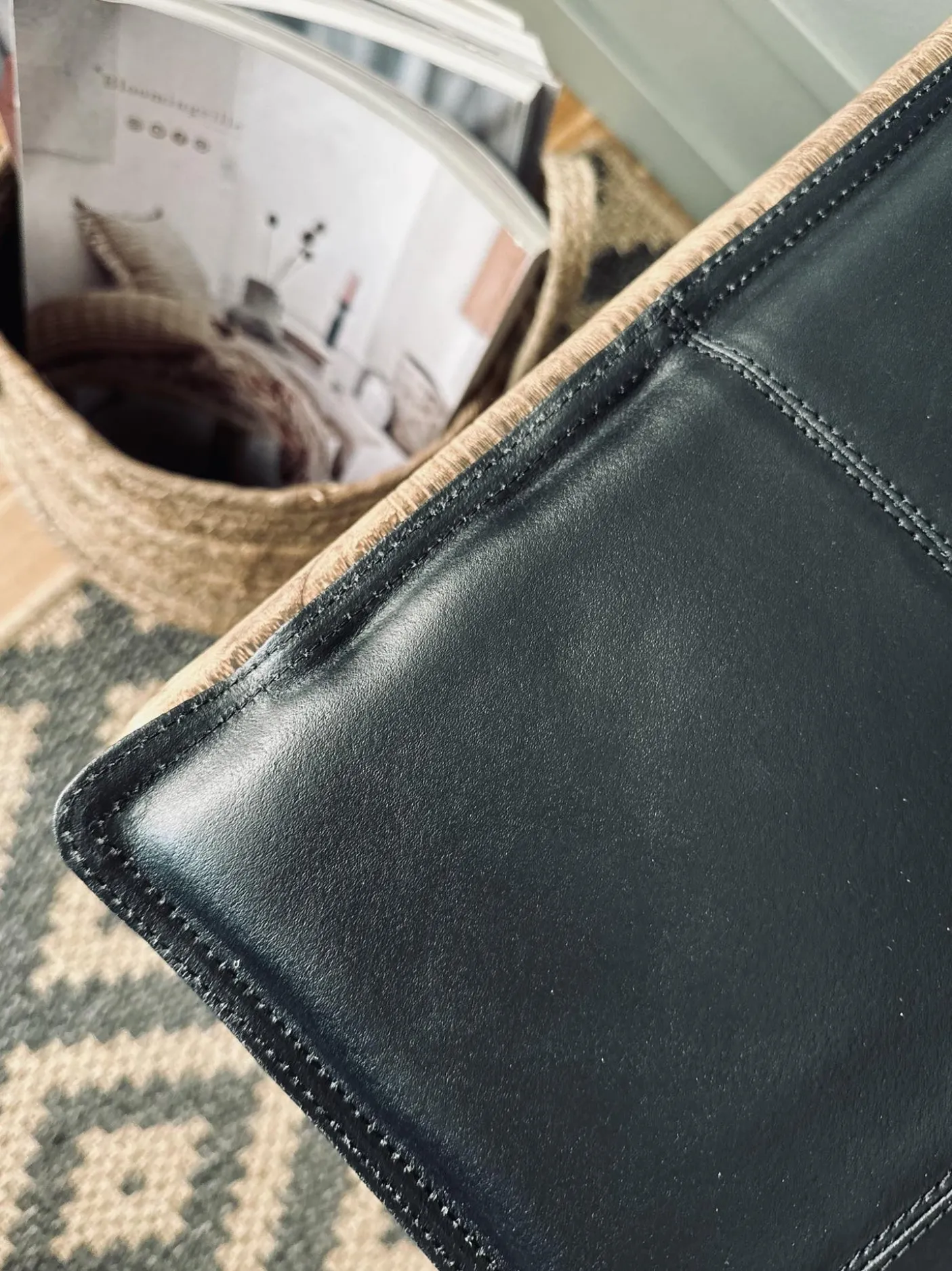 Hynde i læder 120 cm – Sort bøffellæder