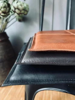 Hynde i læder - Cognac 38x38cm