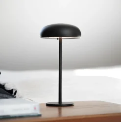 Isolde LED touch bordlampe. Sort/Beige