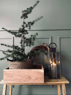 Kasse i massiv akacia