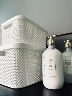 Kasse med låg - Small VILA WHITE