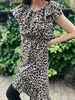 Kjole LANA off shoulder Leo