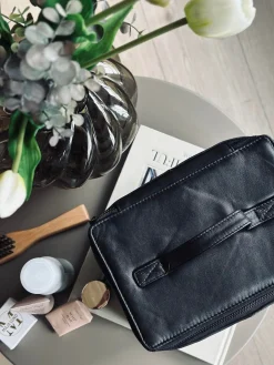 Klassisk kosmetiktaske - Black / Black