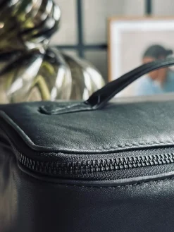 Klassisk kosmetiktaske - Black / Black