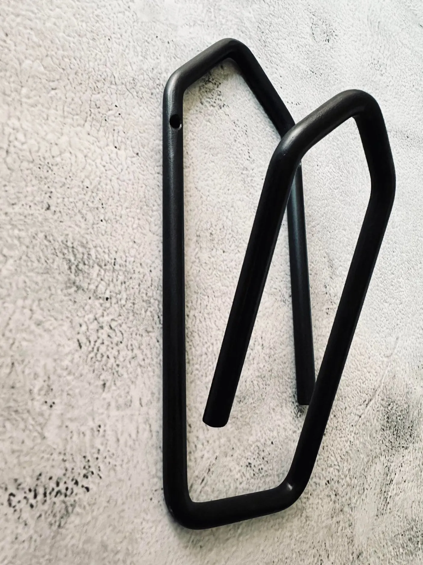 Knage clips i sort jern