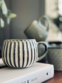 Krus VIGA Strib - Grå