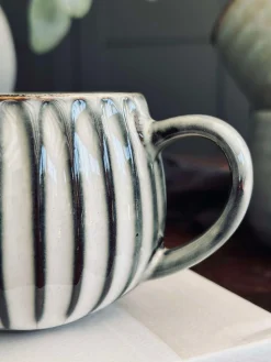 Krus VIGA Strib - Grå