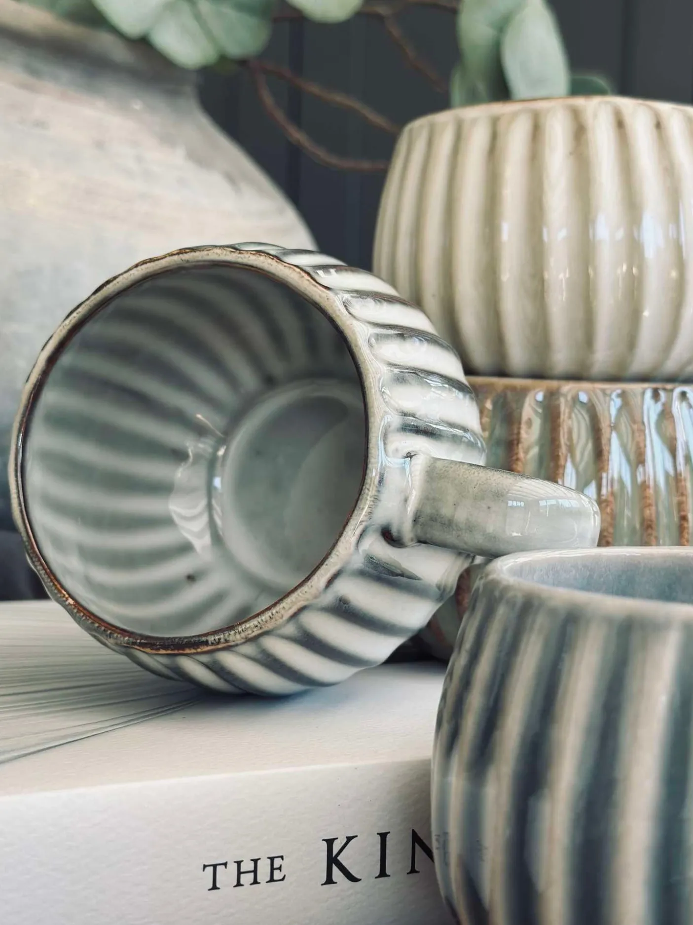 Krus VIGA Strib - Grå