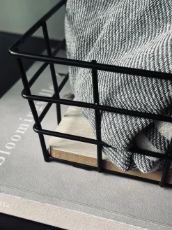 Kurv med sort metal – Firkantet