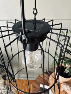 Lampe med solceller – Black metal