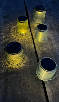 Lanterne med solceller – Fiona green