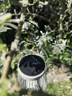 Lanterne med solceller - Hvid metal