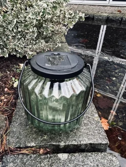 Lanterne med solceller – Wilma Grøn