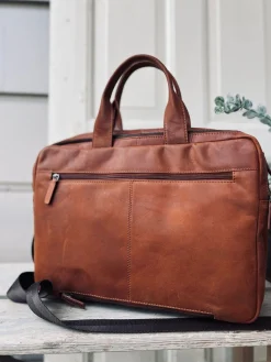 Laptop adventur - chesterfield cognac