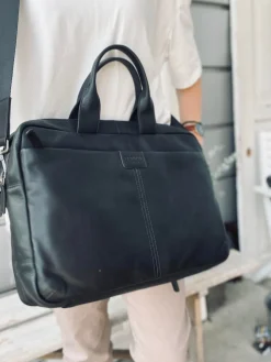 Laptop adventur - Sort