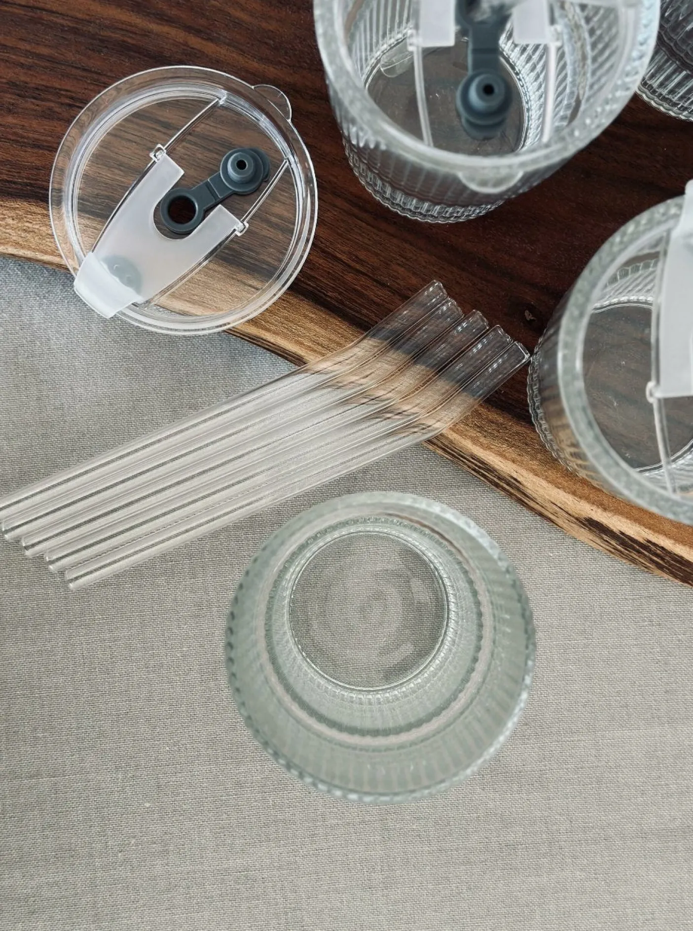 Latteglas med låg og sugerør - 6 stk