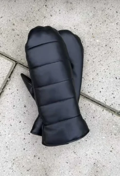 Luffer Black leather