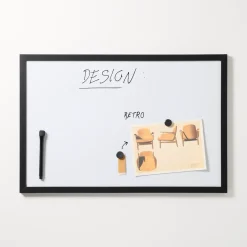 Magnetisk whiteboard, sort ramme, 40 x 60 cm.