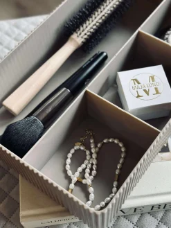 Makeup organiser med rumopdeling - Taupe