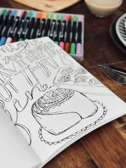 Malebog for voksne - Your Story Is Different