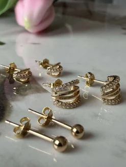 Mix box med 6 øreringe - Monique 18k forgyldt