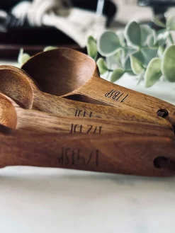 Måleskeer Akacia - Sæt af 4 stk.