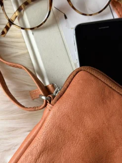 Mobiltaske Misse - Cognac / silver