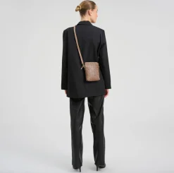 Mobiltaske Sofya- Håndflettet Dark taupe