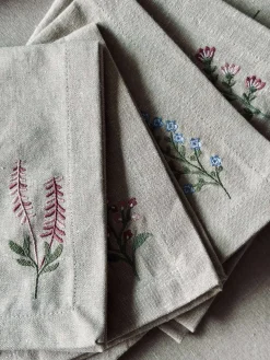 Mundservietter flower broderi - Pakke med 4 stk