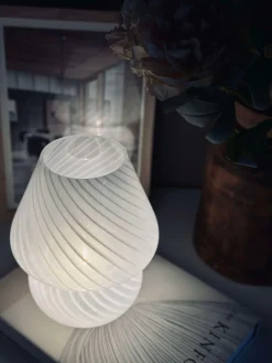 Mushroom Medium – Hvid mundblæst glas