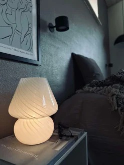 Mushroom Medium – Hvid mundblæst glas