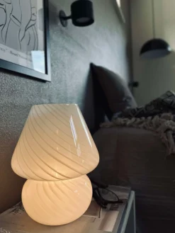 Mushroom Medium – Hvid mundblæst glas