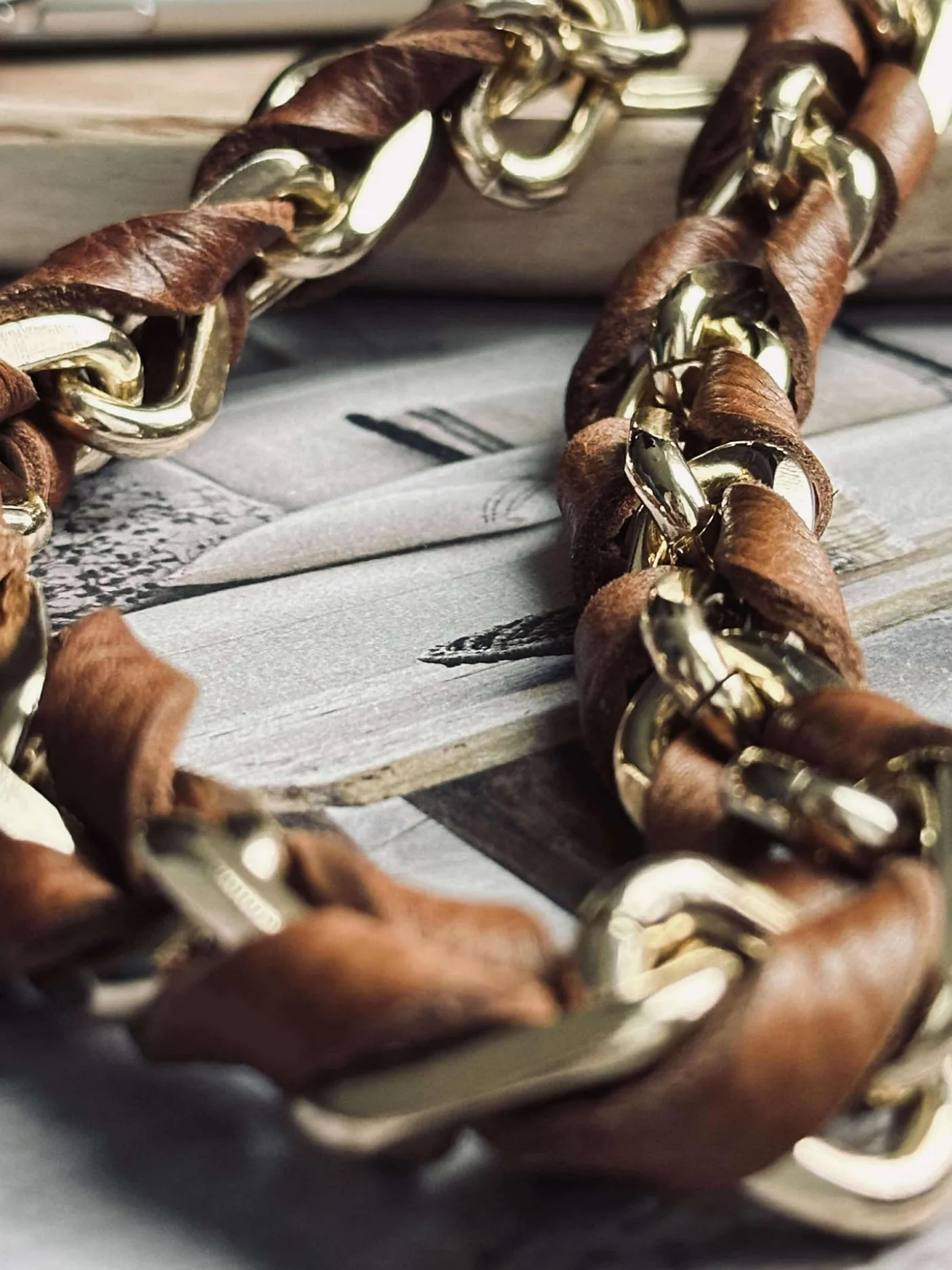 Nøglesnor – Walnut / Gold