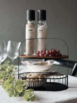 Opbevaring i metal og bambus