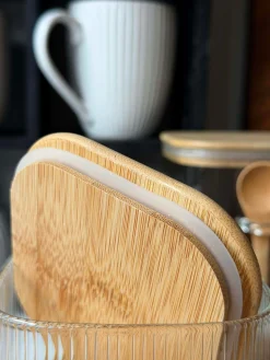 Opbevaringsglas med bambuslåg og ske - Flere størrelser