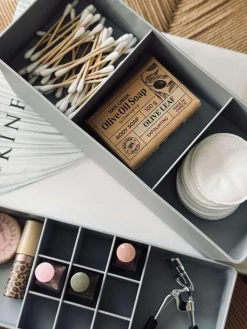 Organizer i flere lag - Grå