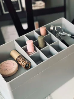 Organizer i flere lag - Grå