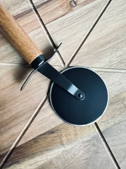 Pizza skærebræt ink pizzaskærer