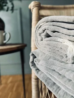 Plaid vævet med kork – Nature grey mix