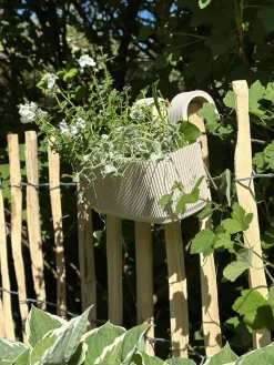 Plantekasse med ophæng – Creme