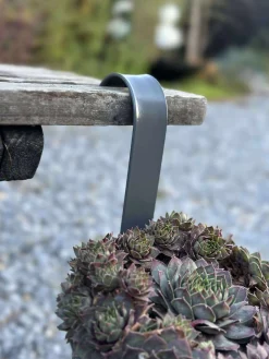 Potte med riller og ophæng - Grå