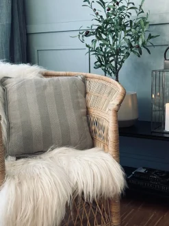 Pude med fyld - Grå / Mint strib 43x43