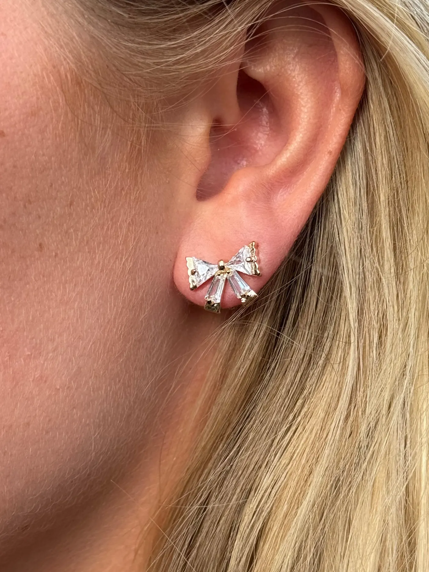 Øreringe ARIELLE m. Sløjfe og zirkoner