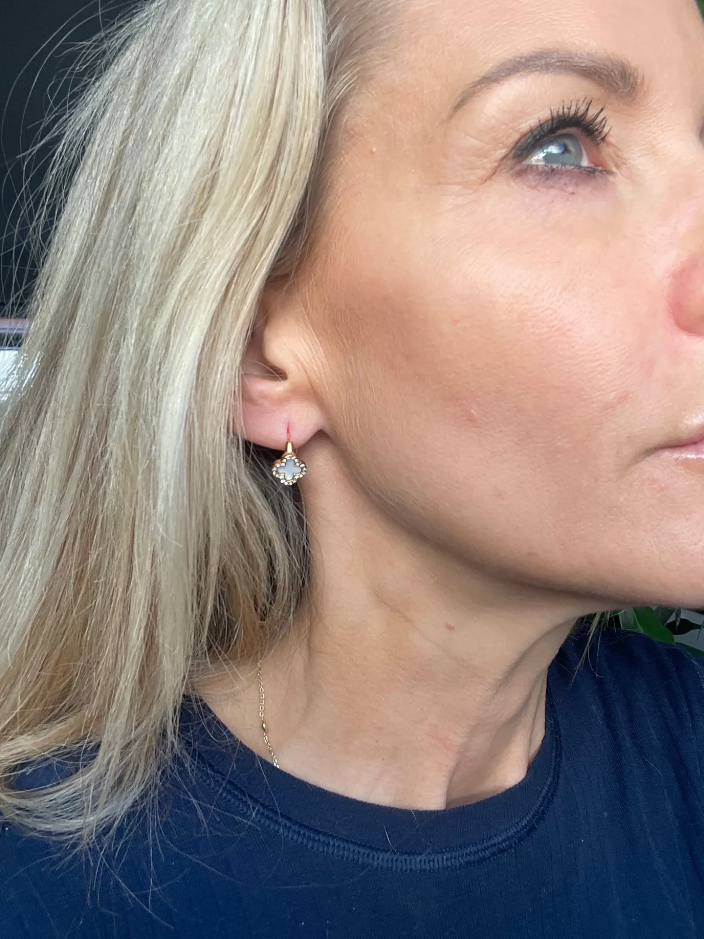 Øreringe ELLIE - forgyldt og besat med zirkoner