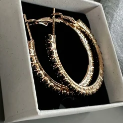 Øreringe Smilla Hoops 18K forgyldt - Black