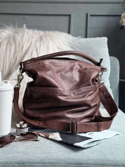 Rummelig skuldertaske i flot skindkvalitet - Brandy