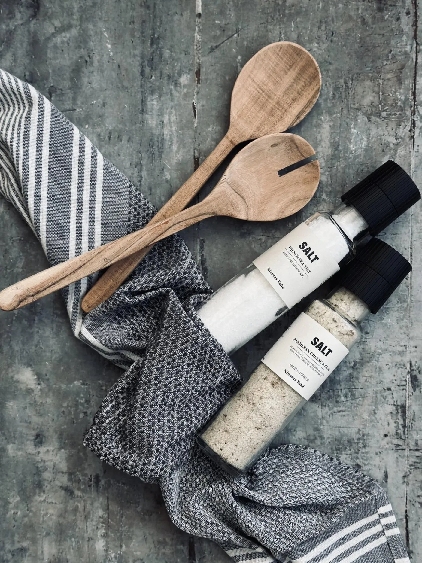 Salatbestik i olieret akacia træ