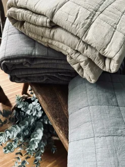 Sengetæppe STONE-WASHED Quilt – Nordic grey