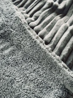 Sengetæppe STRIB - Grå